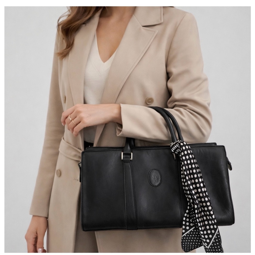Aspects Vintage 80’ black leather bag